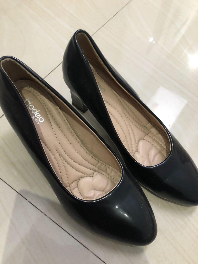 Sepatu High Heels Kantor Hitam Fesyen Wanita Sepatu Di Carousell