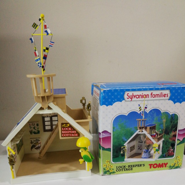 Sylvanian families lock new arrivals keepers cottage