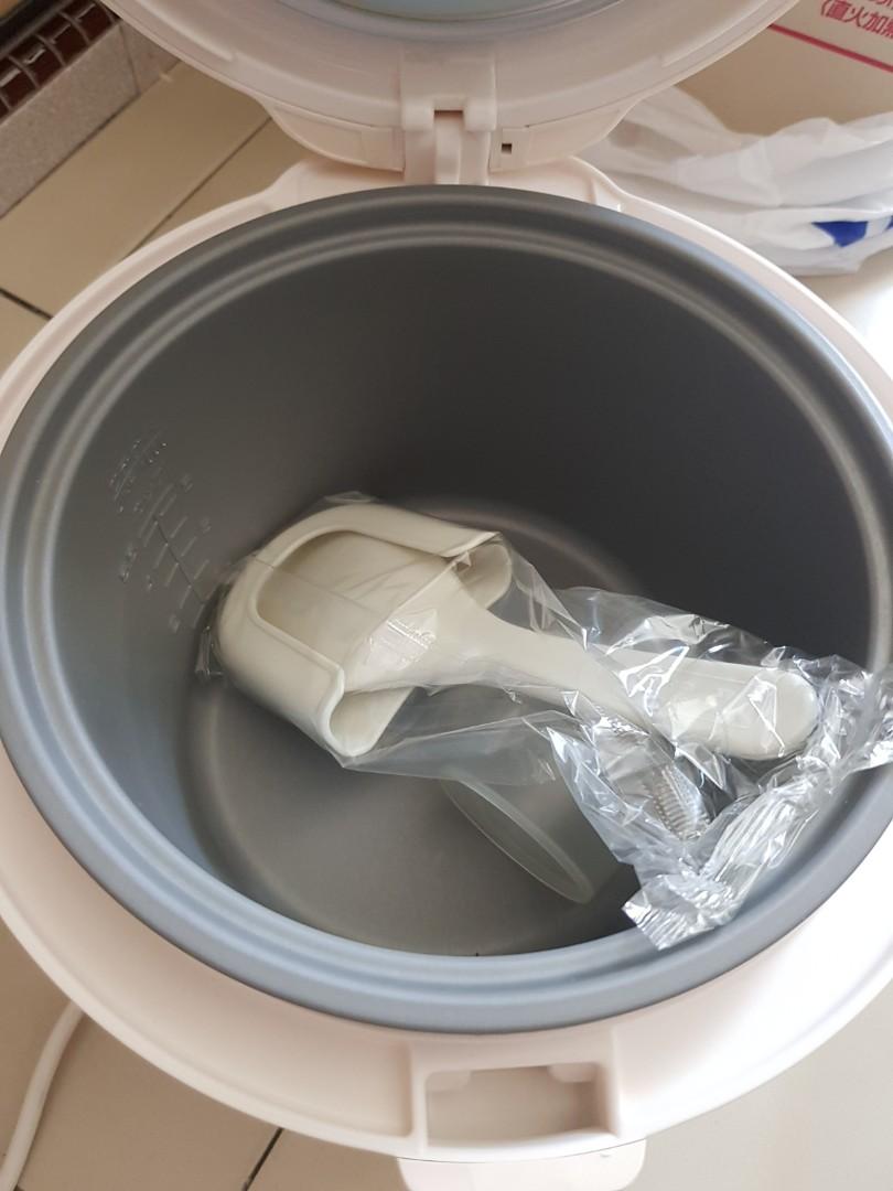 Tiger JNP1000 Rice Cooker Made in Japan, TV & Home Appliances, Kitchen