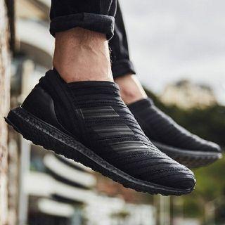 adidas ultra boost triple black laceless