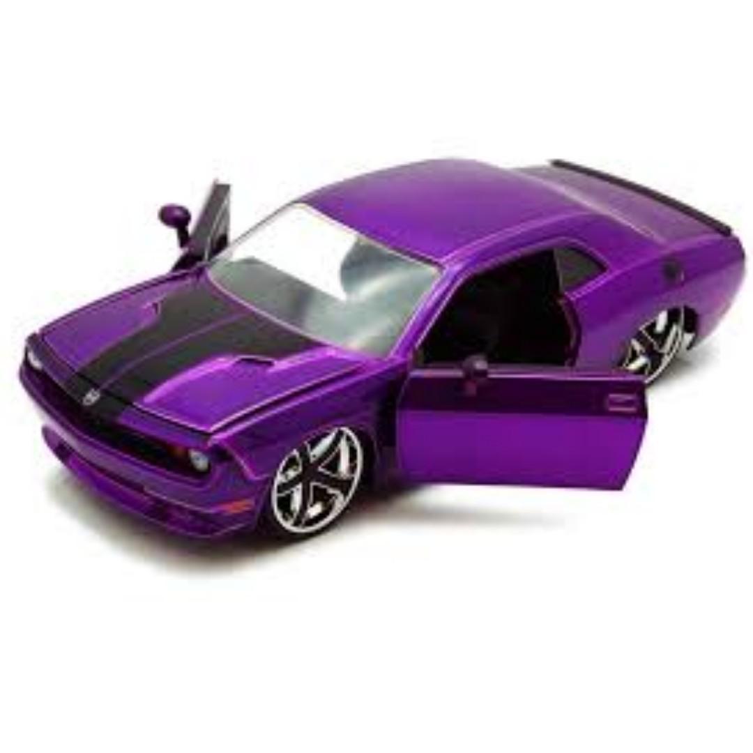 2015 Dodge Challenger SRT Hellcat Purple with Black Stripes Big Time