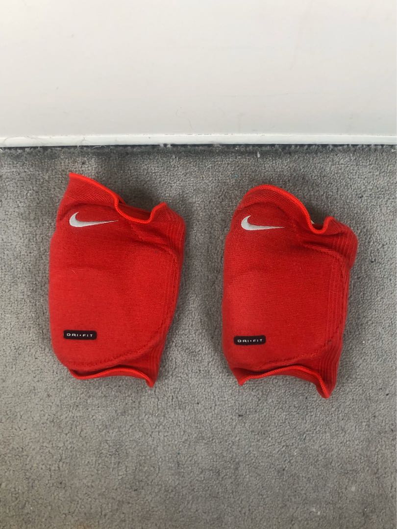 Nike dri fit knee 2024 pads