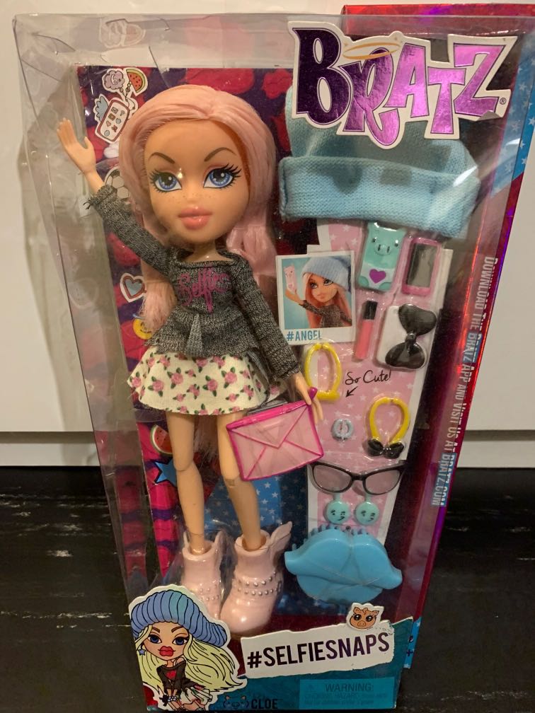Bratz doll cloe selfie snaps online