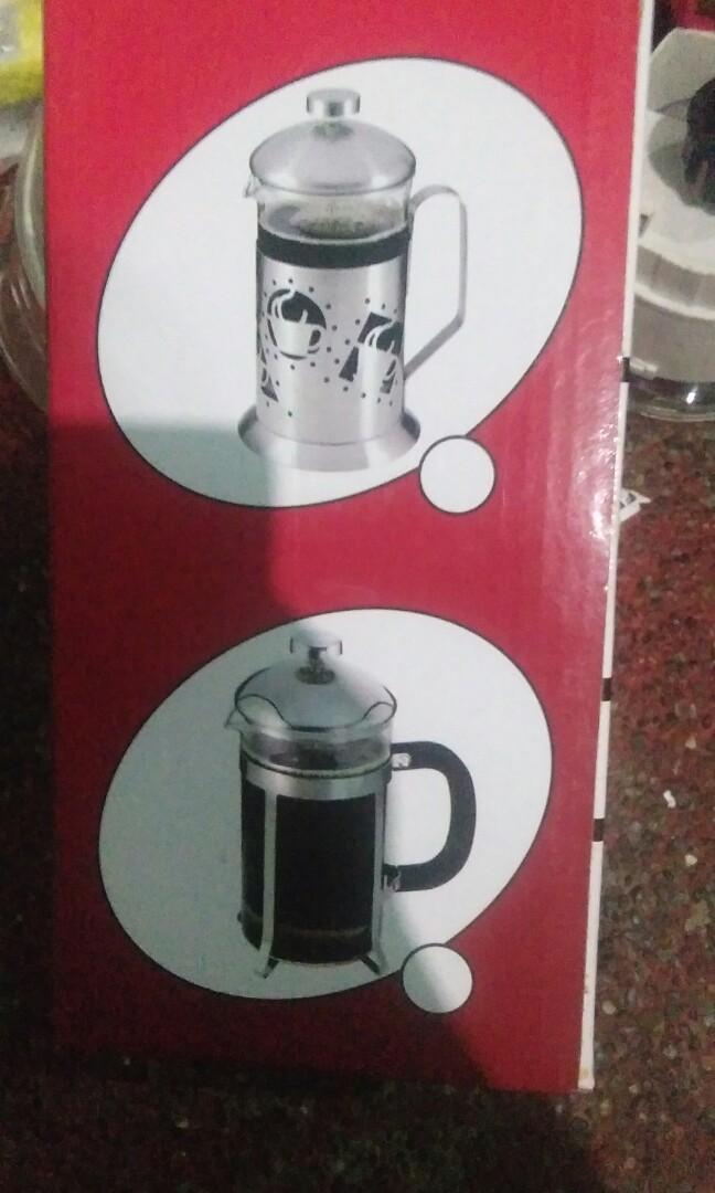 Coffee and tea maker (Category: Coffee Machines & Makers) located in Las Pinas. Submitted by mommys_koleksyon011 (Listing ID 265429261, Image 3). Description: Used once...coffee and tea maker... Wid freebies☺.