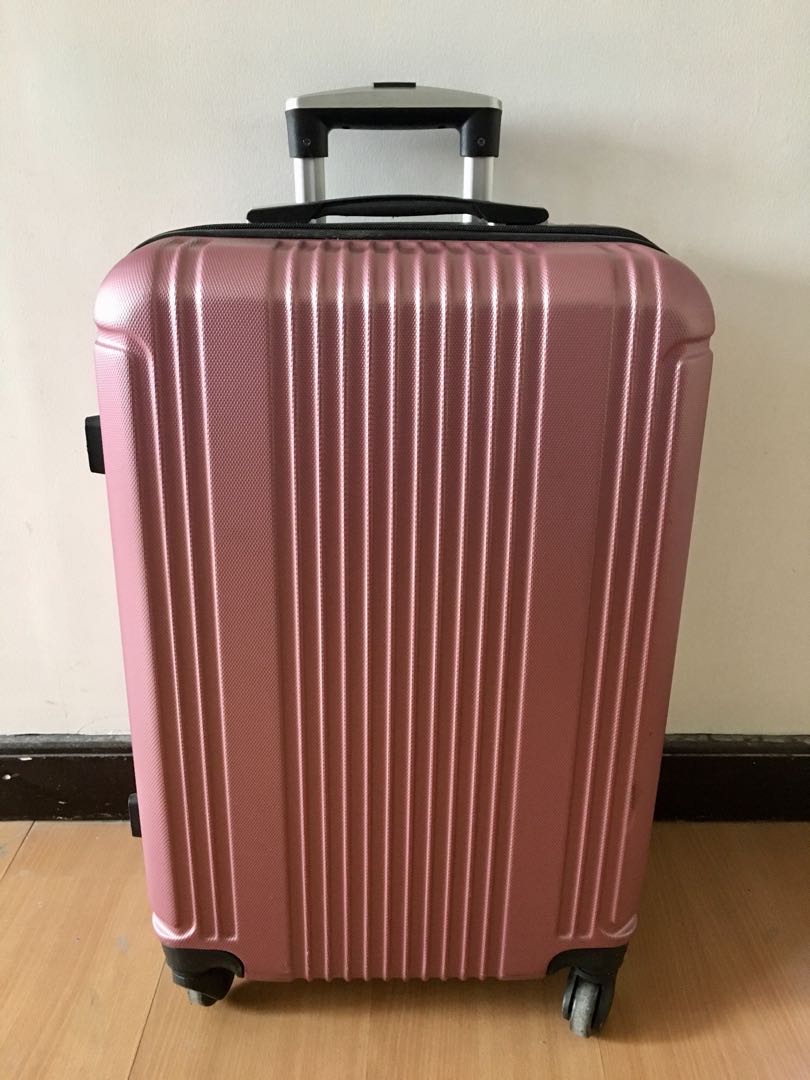 Luggage (broken zipper), Hobbies & Toys, Travel, Luggage on Carousell