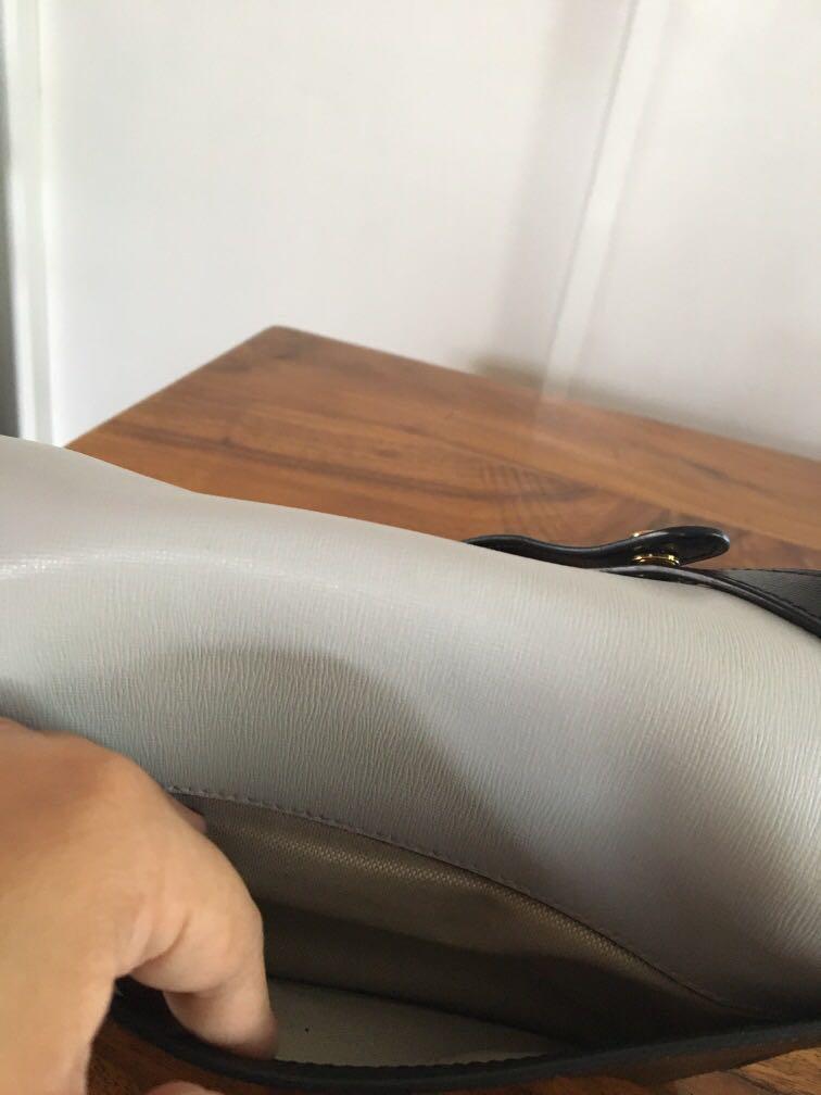 Marni trunk bag (Category: Luxury Bags & Wallets) located in Antipolo. Submitted by shopitsmeanttobe (Listing ID 265492149, Image 3). Description: Marni trunk bag - walang made in italy na stamp -may flaws po sa lock and tarnish ung haedware as seen on photo as seen on crash landing on you cloy ep 16 yoon seri may flaws po pki tignan nlng po sa pictures :).