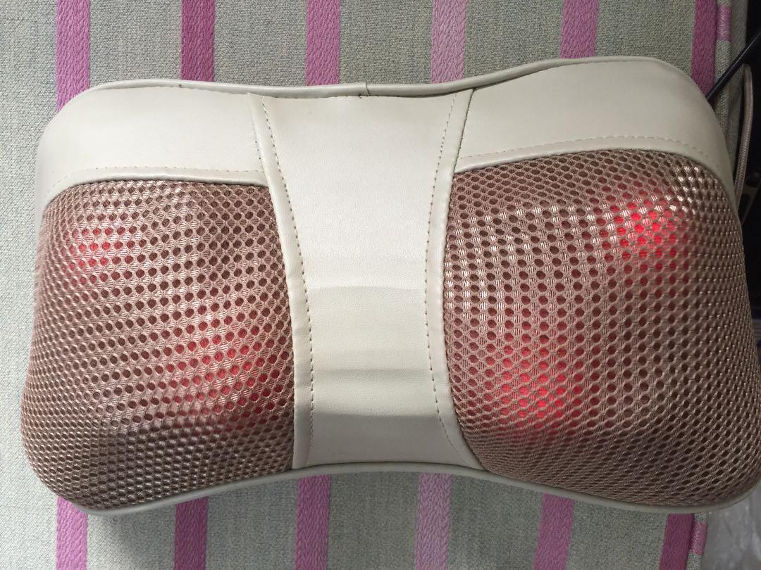 Oksia back massager (Category: Other Audio Equipment) located in Quezon City. Submitted by rdeclutters (Listing ID 265561469, Image 3). Description: Original Oksia massager Used mainly for massaging the back area but can also be used for other parts of the body Has a heating function NO BOX with receipt Bought in manila Duty free Rfs: seldom used Still with warranty .