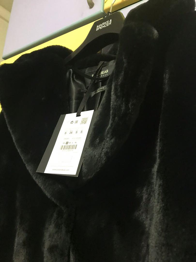 Pull and bear 2024 black fur jacket