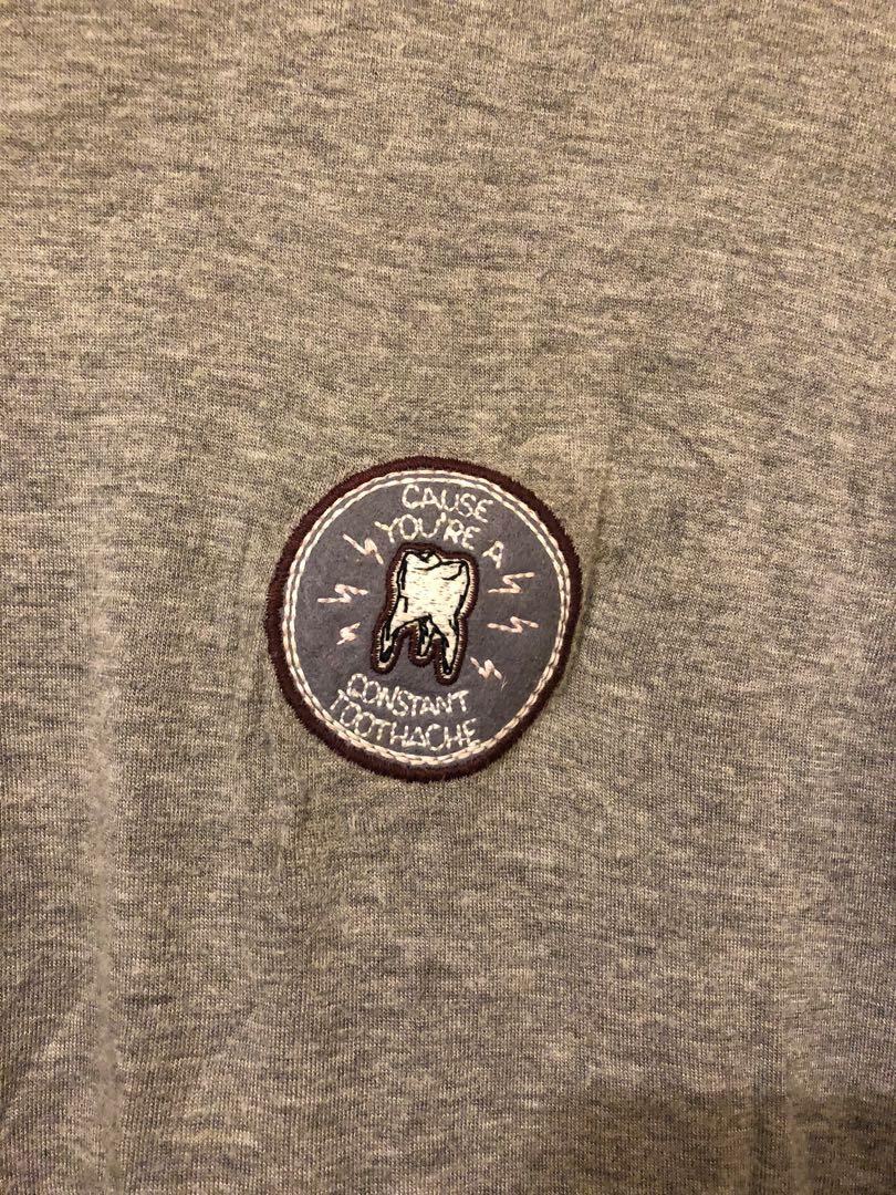 Pull & Bear Ringer Tee (Category: Shirts) located in Singapore. Submitted by takomako (Listing ID 265430072, Image 2). Description: Comfortable & Lightweight soft fabric. In great condition. Features a punny embroidered patch. Size: L / 30 Non-negotiable Meet up at: - Pinnacle @ Duxton - Outram Park MRT - Tanjong Pagar MRT - 100am Mall - Block 1092 Lower Delta Road.