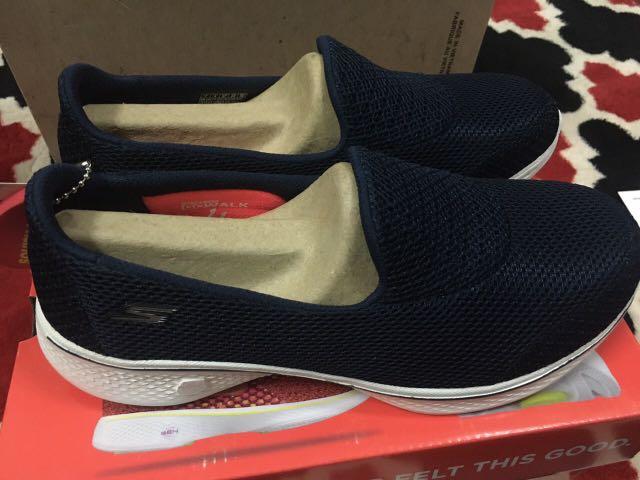 Skechers go store walk 14170