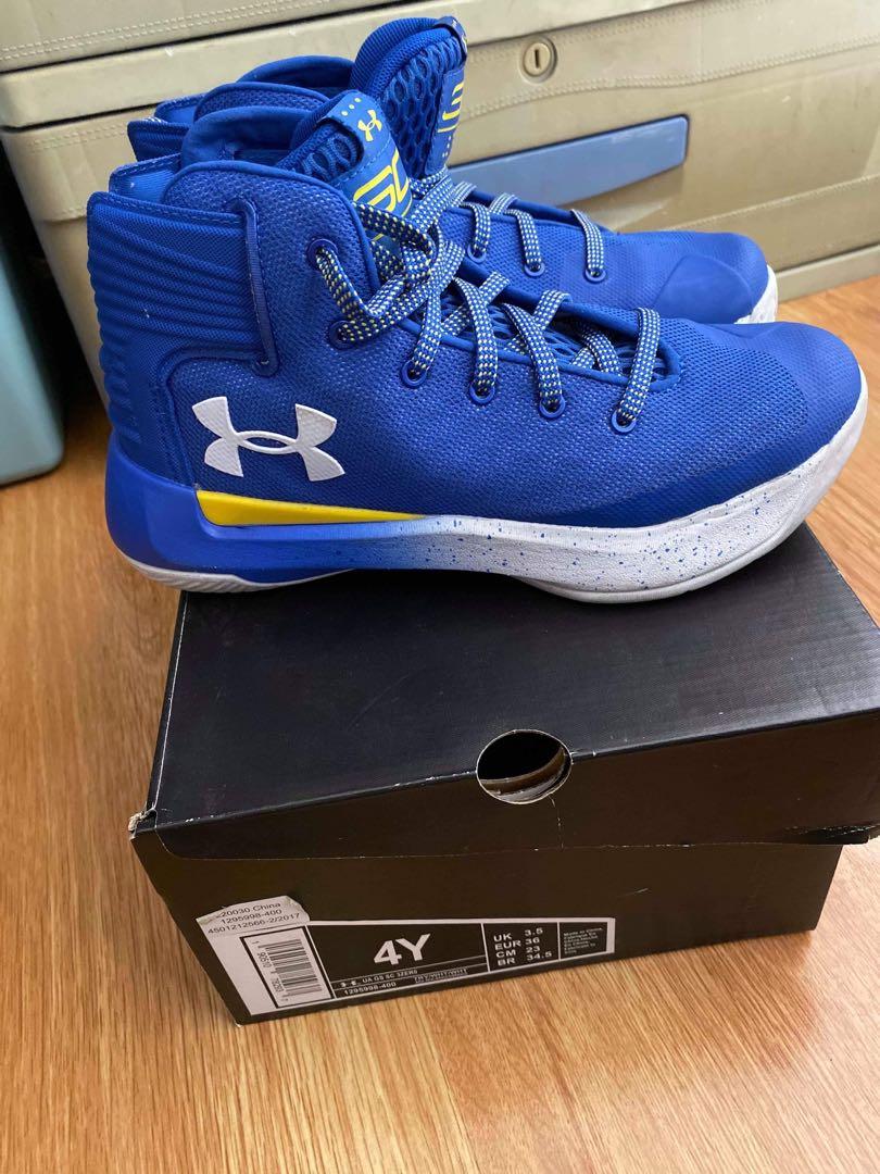 Steph Curry Under Armour, Men's Fashion, Footwear, Sneakers on Carousell