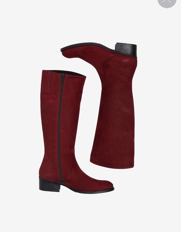 Like new Brora UK Knee High Leather Boots in Burgundy Maroon