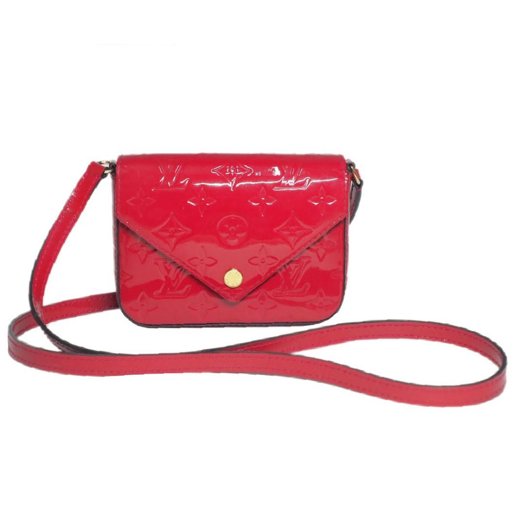 Review & What fits in my bag: Louis Vuitton Mini Sac Lucie in