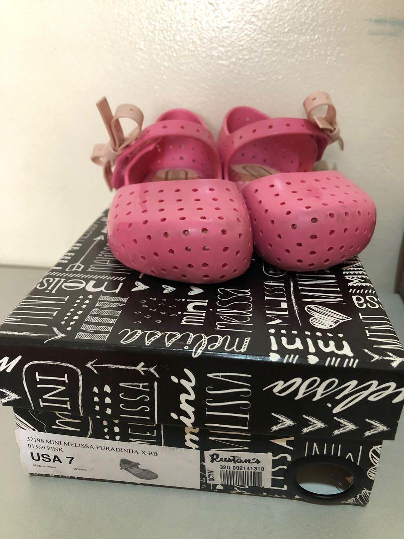 Mini Melissa Furadhina pink size 7 (Category: Babies & Kids Fashion) located in Makati City. Submitted by kathysgarage (Listing ID 265636710, Image 1). Description: Selling my little girl’s Melissa shoes. She is growing up so fast and we don’t have the space so ALL MUST GO! Everything is slightly used, dirt is nothing a little wiping cannot fix... please make an offer and if reasonable i will give it at the price you want ;) BDO deposit / Shippin