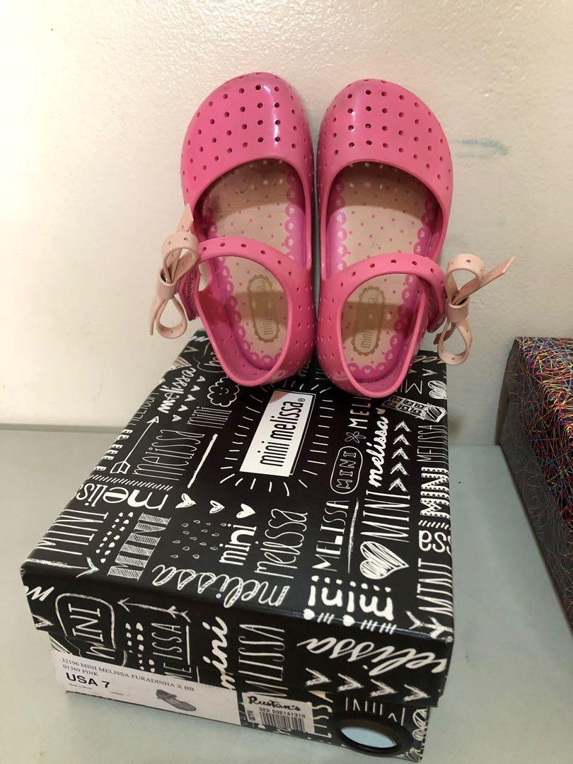 Mini Melissa Furadhina pink size 7 (Category: Babies & Kids Fashion) located in Makati City. Submitted by kathysgarage (Listing ID 265636710, Image 2). Description: Selling my little girl’s Melissa shoes. She is growing up so fast and we don’t have the space so ALL MUST GO! Everything is slightly used, dirt is nothing a little wiping cannot fix... please make an offer and if reasonable i will give it at the price you want ;) BDO deposit / Shippin