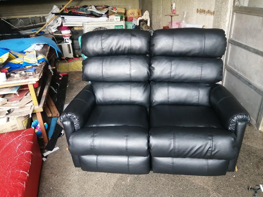 Re-up holster La-Z boy (Category: Sofas) located in Quezon City. Submitted by villaarcaupholstery (Listing ID 265676933, Image 2). Description: .