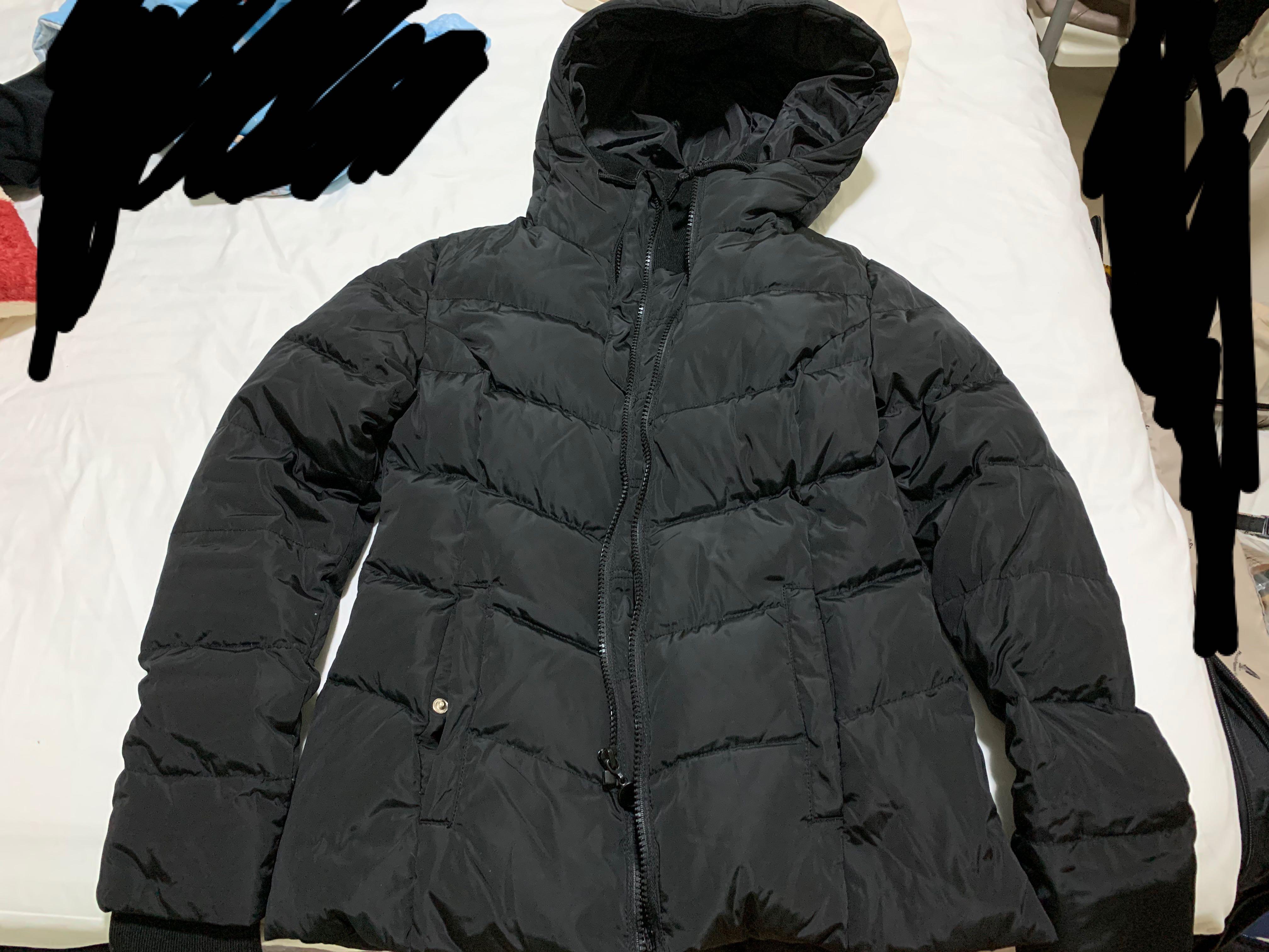 Winter Time Down Jacket (Category: Coats, Jackets and Outerwear) located in Singapore. Submitted by jamie27 (Listing ID 265738477, Image 1). Description: Only wore for 3 times, in very very good conditions. Selling due to I have too many winter jackets .