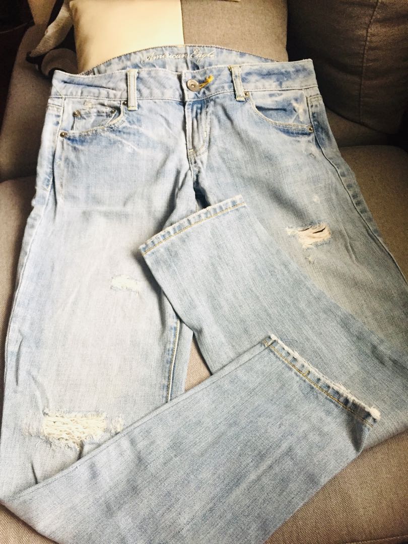 american eagle favorite boyfriend jeans