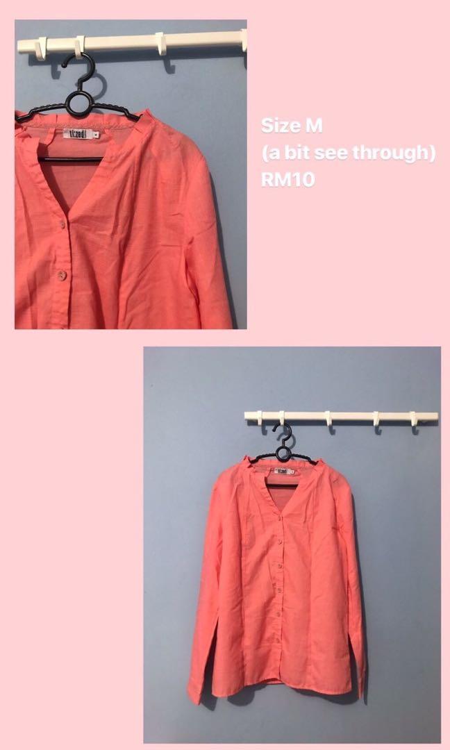 BASIC BLOUSE (Category: Blouses) located in Skudai. Submitted by nadioreo (Listing ID 265784920, Image 1). Description: Colour : Peach Brand like new .