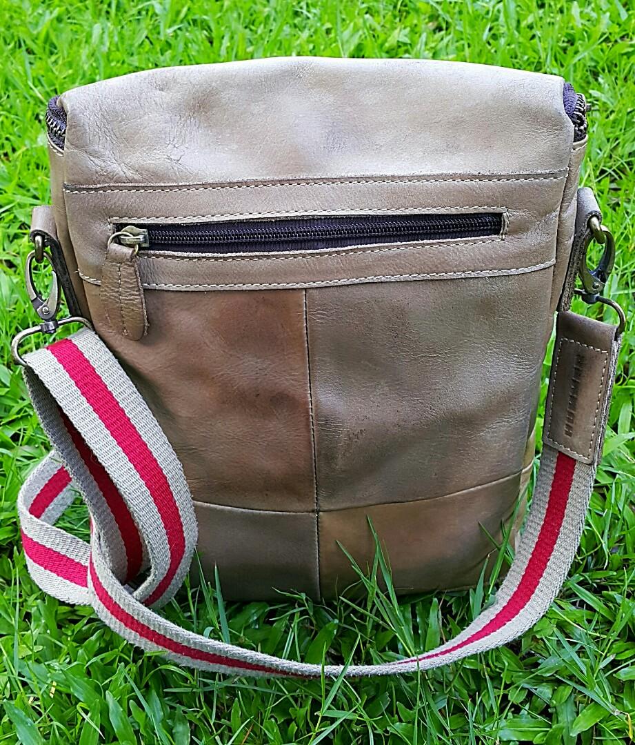 BEG KULIT HUMMER LEATHER SLING BAG Men s Fashion Bags Sling