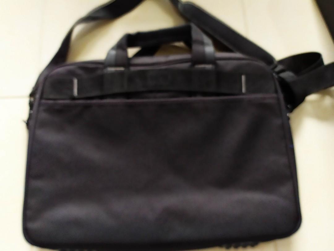 Hp laptop bag (Category: Laptops & Notebooks) located in Mandaluyong City. Submitted by diamantebykc (Listing ID 265786282, Image 2). Description: Brand new unused.