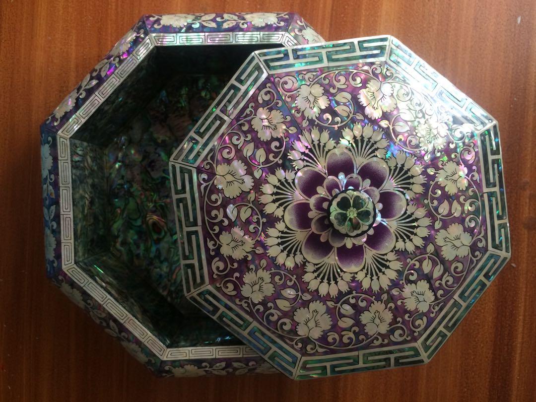 Jewelry Box (Category: Storage Boxes & Baskets) located in Makati City. Submitted by _preelooved_ (Listing ID 265815522, Image 1). Description: Jewelry Box with Design!.