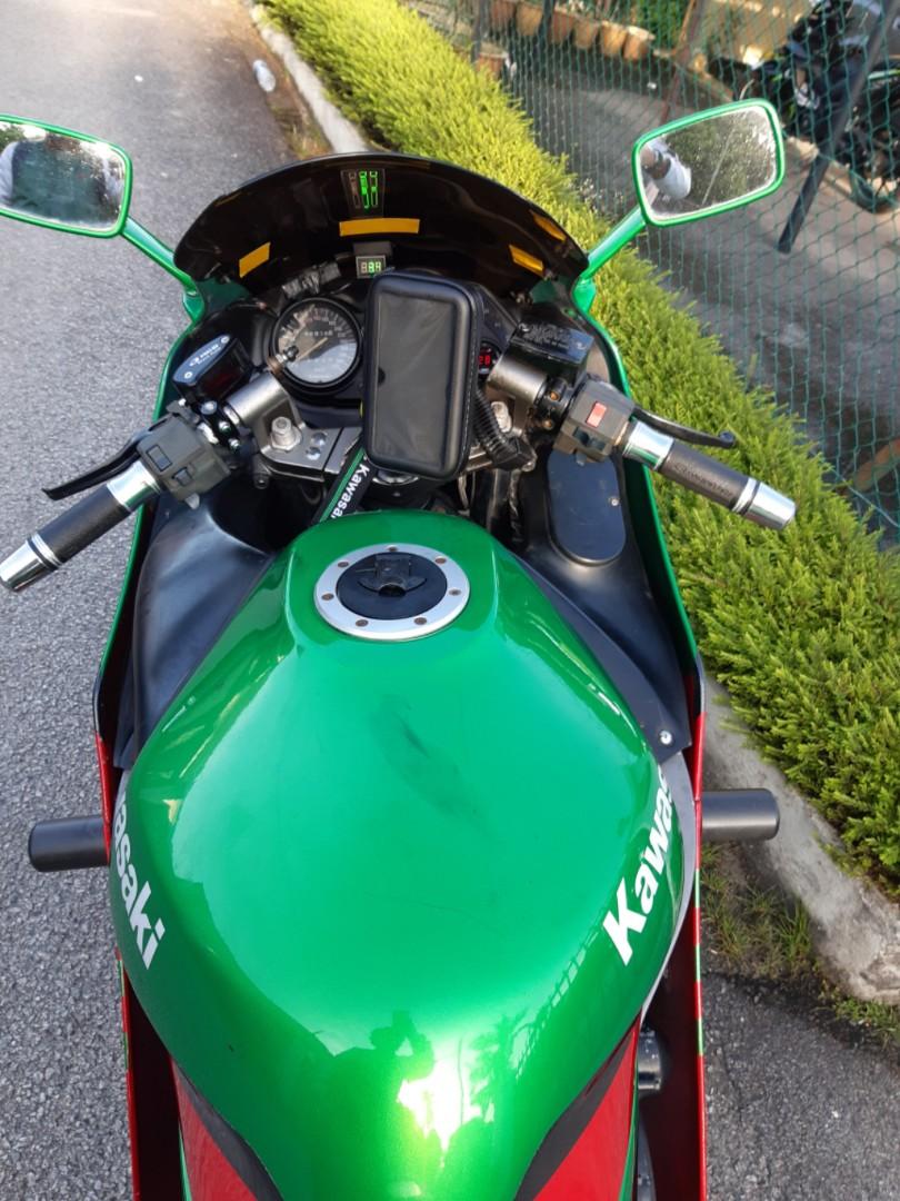 Kawasaki Zzr 1100 zx11 model c, Motorbikes on Carousell