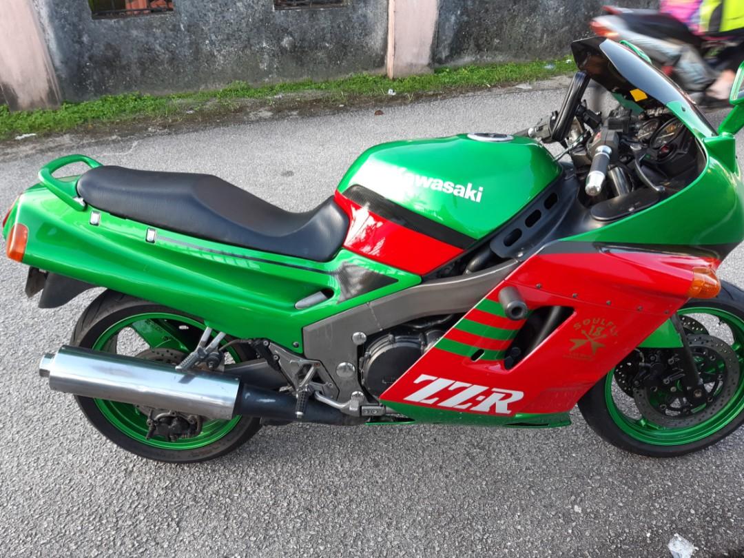 Kawasaki Zzr 1100 zx11 model c, Motorbikes on Carousell