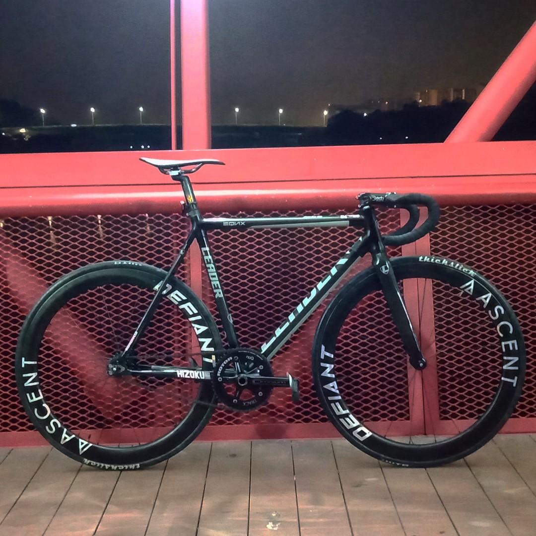 leaderbike eqnx カーボンピストフレーム LEADER BIKE リーダー leaderbike eqnx カーボンピストフレーム LEADER BIKE リーダー