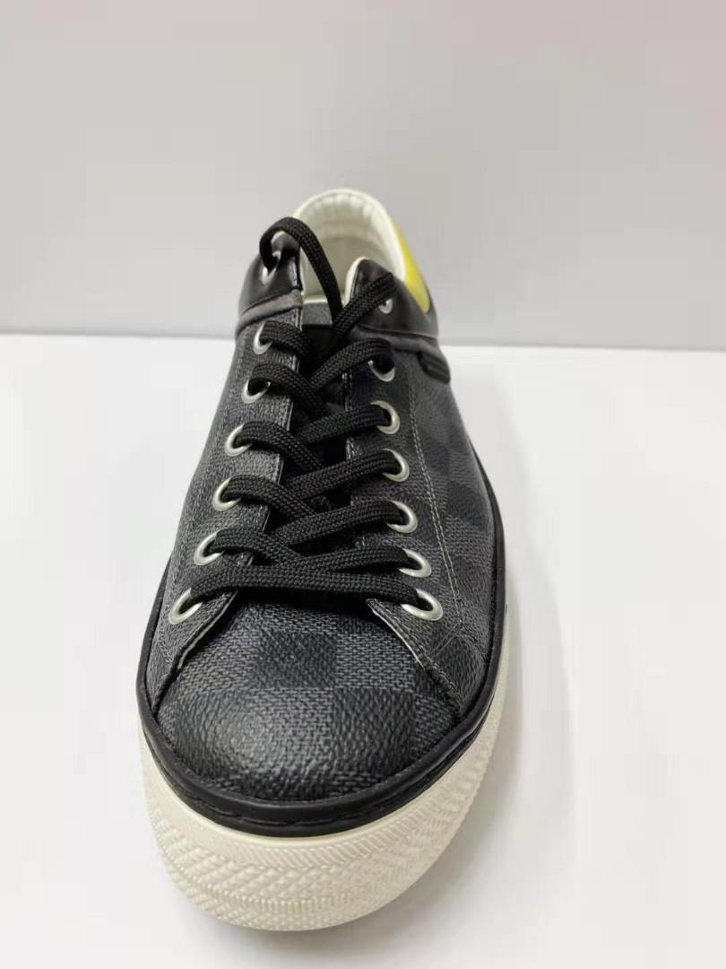 Louis Vuitton X408 LED Fiber Optic, Men's Fashion, Footwear, Dress Shoes on  Carousell