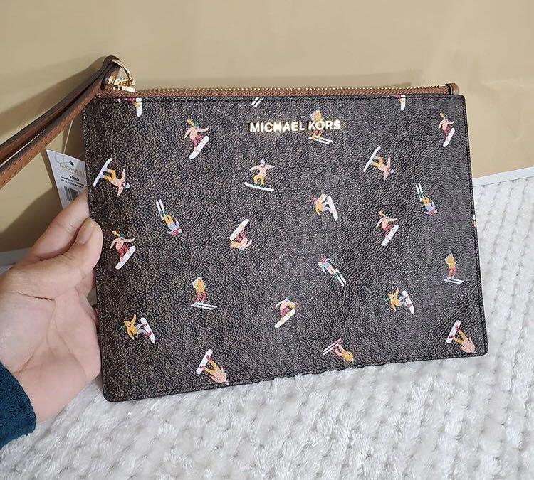 Michael kors large pouch wristlet clearance