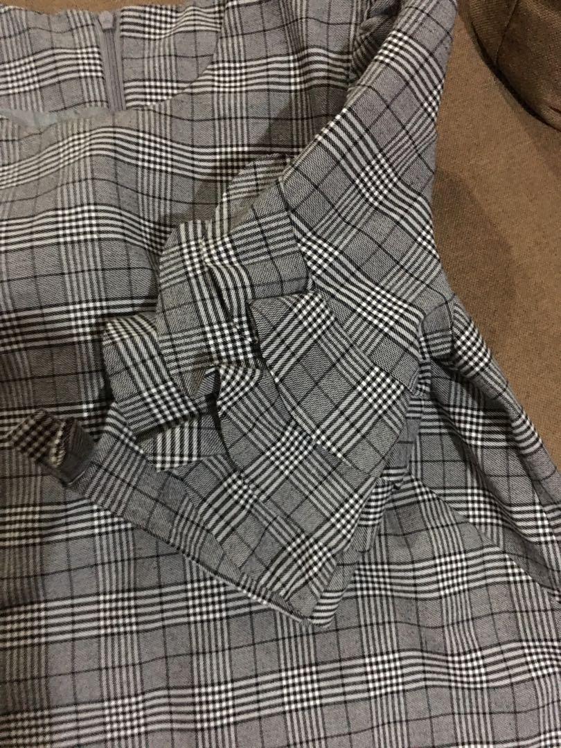 Office blouse (Category: Blouses) located in Imus. Submitted by katykit (Listing ID 265944345, Image 3). Description: .