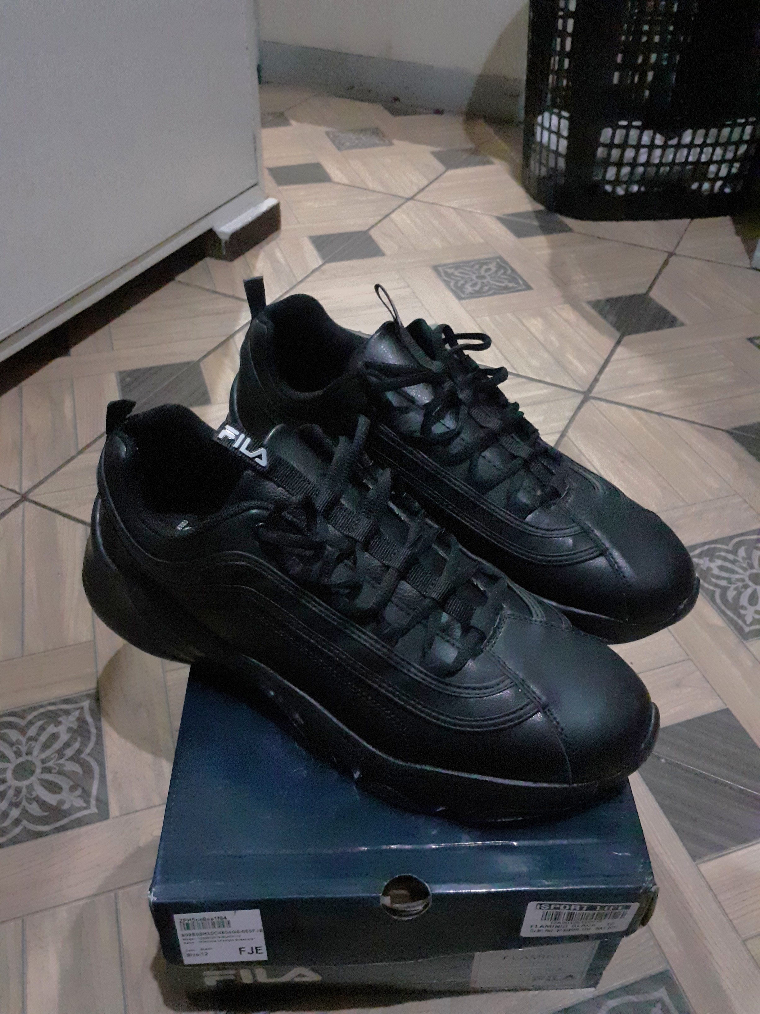 Sale FILA Sneakers Men s Fashion Footwear Sneakers on Carousell