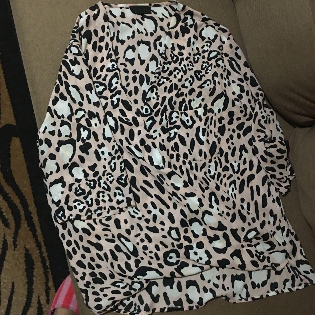 Top shop office blouse (Category: Blouses) located in Imus. Submitted by katykit (Listing ID 265943212, Image 1). Description: .