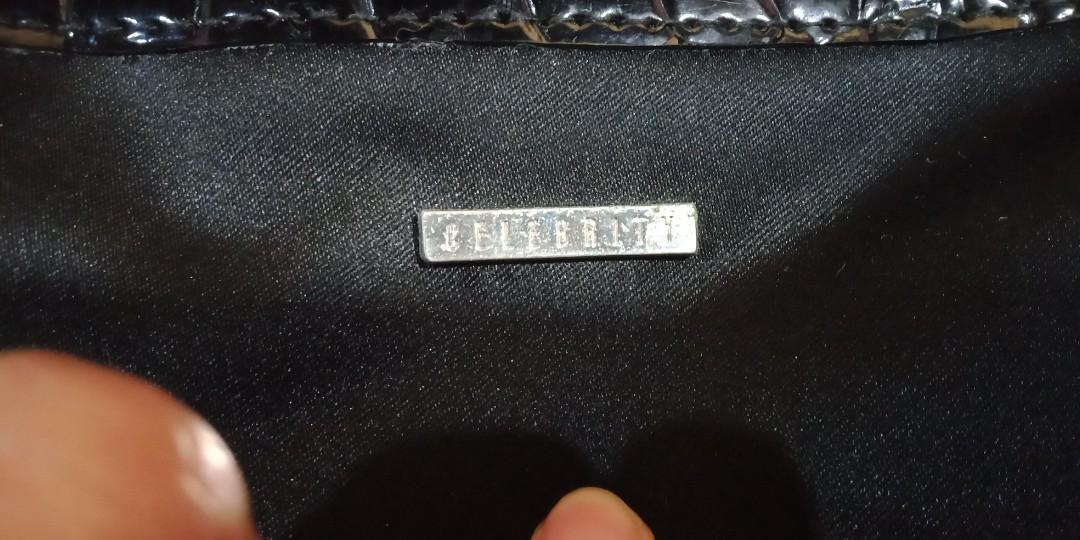 celebrity document bag (Category: Tote Bags) located in Cavite. Submitted by crizza16 (Listing ID 265972042, Image 2). Description: looks new.