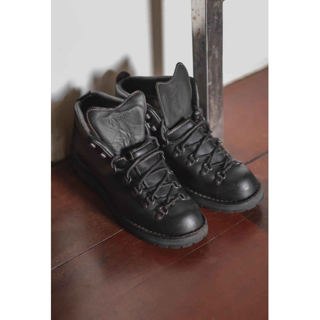 Danner Mountain Light Ii 5 Black Leather Boots Men S Fashion Footwear Boots On Carousell