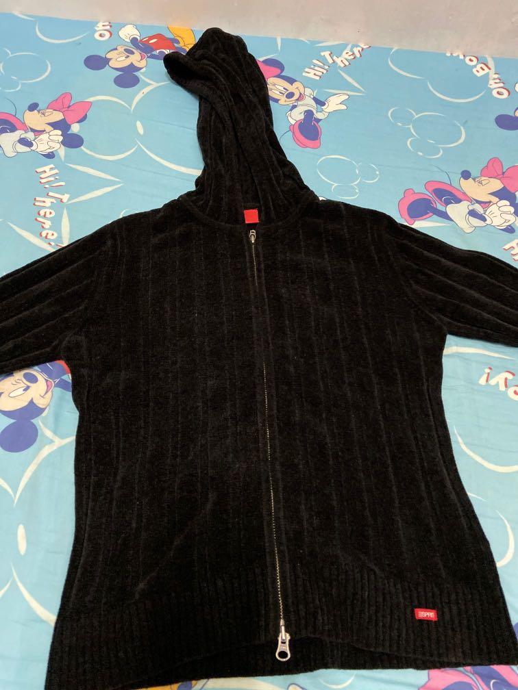 Esprit Jacket （分類：外套及戶外衣服）位於 Hong Kong。 由 3iram 提交（商品編號 266068630，圖片 1）。簡介： Used once almost new 98% new S to M size。