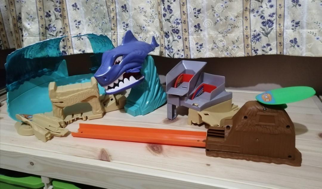 hot wheels beach battle