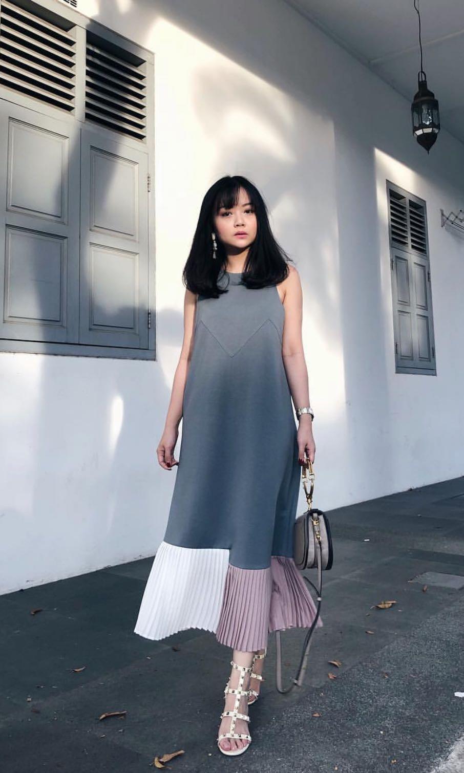 Contrast pleated on sale dress
