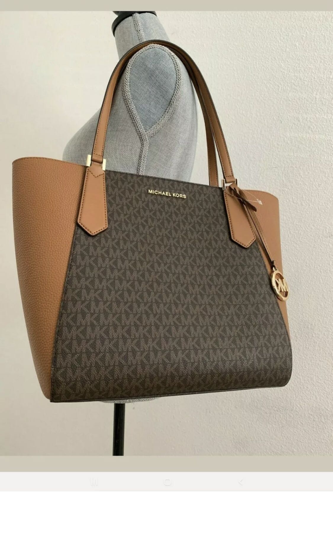NEW Michael Kors Kimberly Large Bonded Tote MK Signature, Women's Fashion,  Bags & Wallets, Tote Bags on Carousell