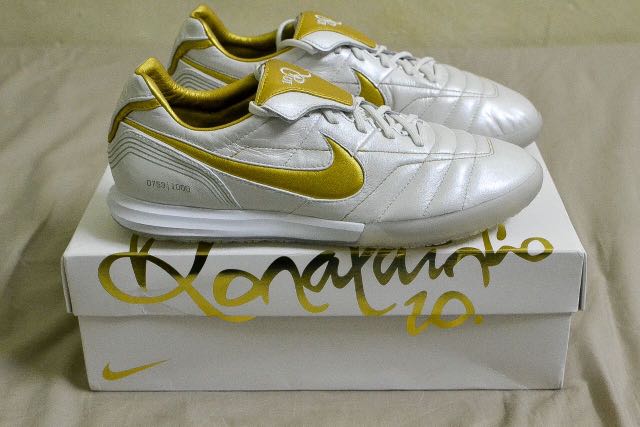 Nike store tiempo 1000