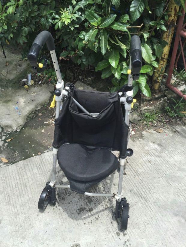 Preloved push walker guide for oldies (Category: Infant Playtime) located in Valenzuela. Submitted by panchitasboutique (Listing ID 265970341, Image 1). Description: - japan quality - very good quality - usefull especially when travel - convenient - you can also use this as chair when you get tired of walking.