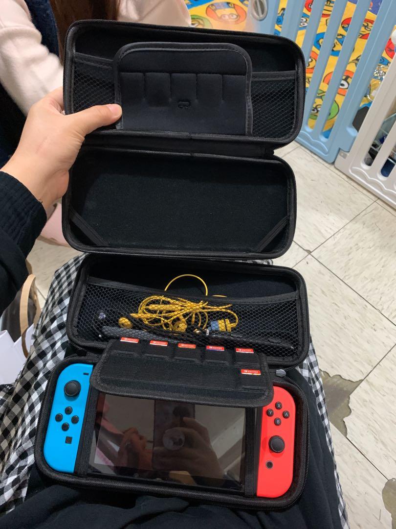Switch 配件 （分類：Nintendo 任天堂）位於 Hong Kong。 由 kuenxds 提交（商品編號 265222421，圖片 3）。簡介： 全新switch 盒 可擺十張game 卡 觀塘線 唔出閘面交 存貨有3件 現剩2件 存貨 5 Dec 2019。