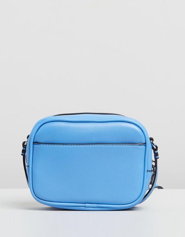 Calvin klein jeans au store