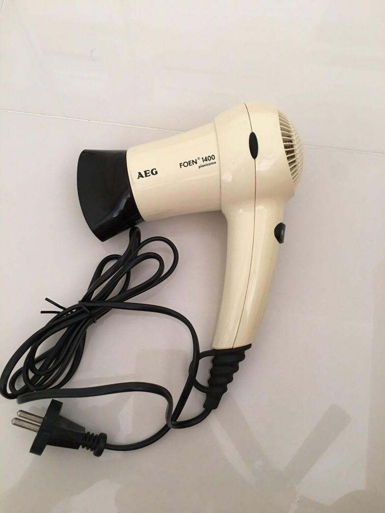 AEG FOEN 1400 Pianissimo hair dryer
