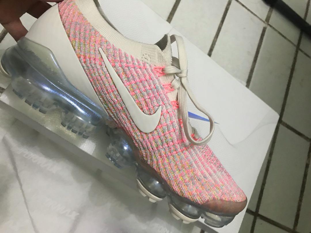 Nike air vapormax (Category: Sneakers) located in Manila. Submitted by reesesreeses (Listing ID 266137865, Image 2). Description: My daughter is a size 7 but masikip sa knya so got her 8.5 maluwag naman. .