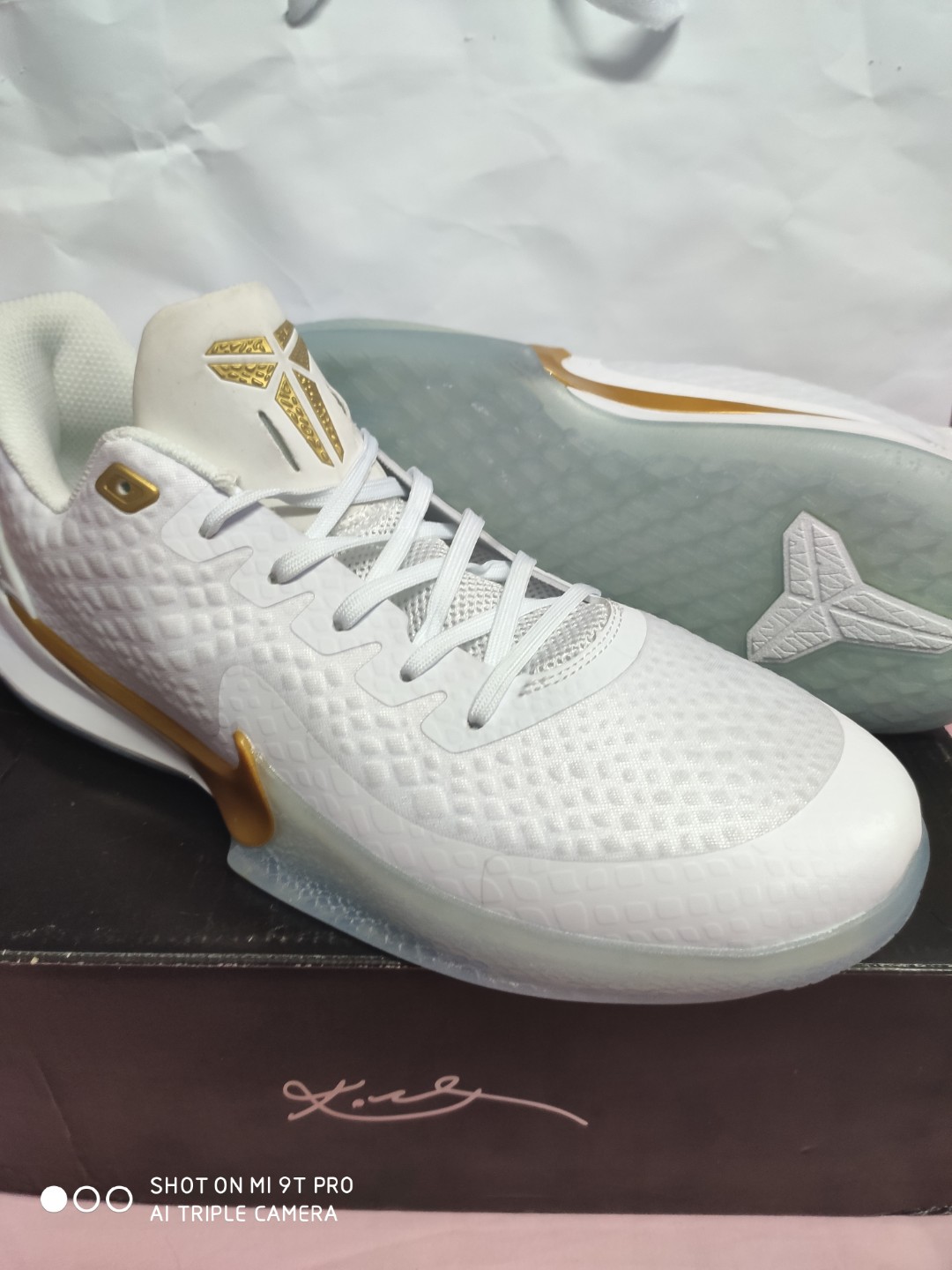 mamba focus white and gold