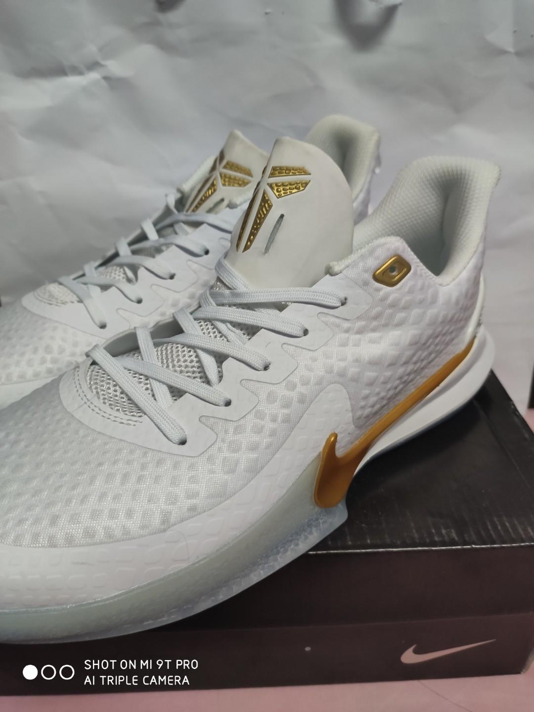 nike mamba focus white