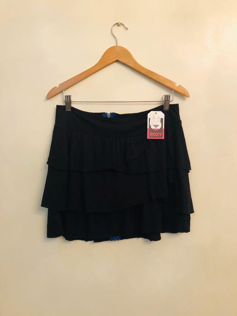 Roxy Skirt (Category: Skirts) located in Quezon City. Submitted by lmdavid (Listing ID 266162753, Image 1). Description: Roxy Medium Original Color: Black .