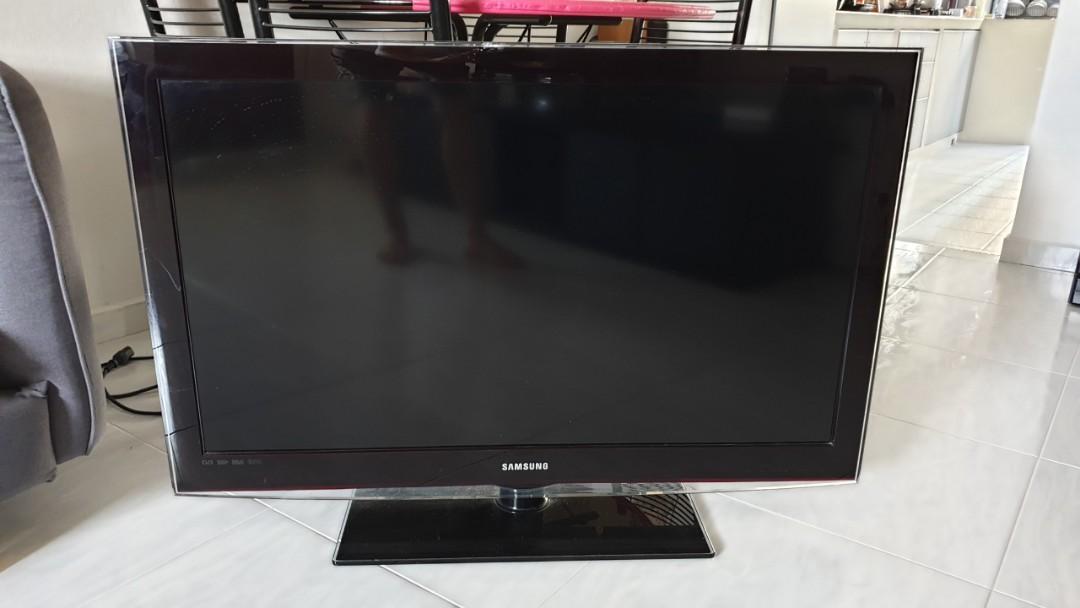Samsung 40 inch LCD TV, TV & Home Appliances, TV & Entertainment, TV on ...